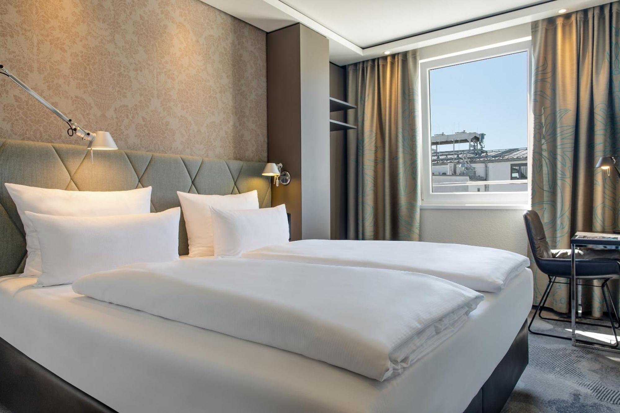 Motel One Muenchen Sendlinger Tor Exteriör bild